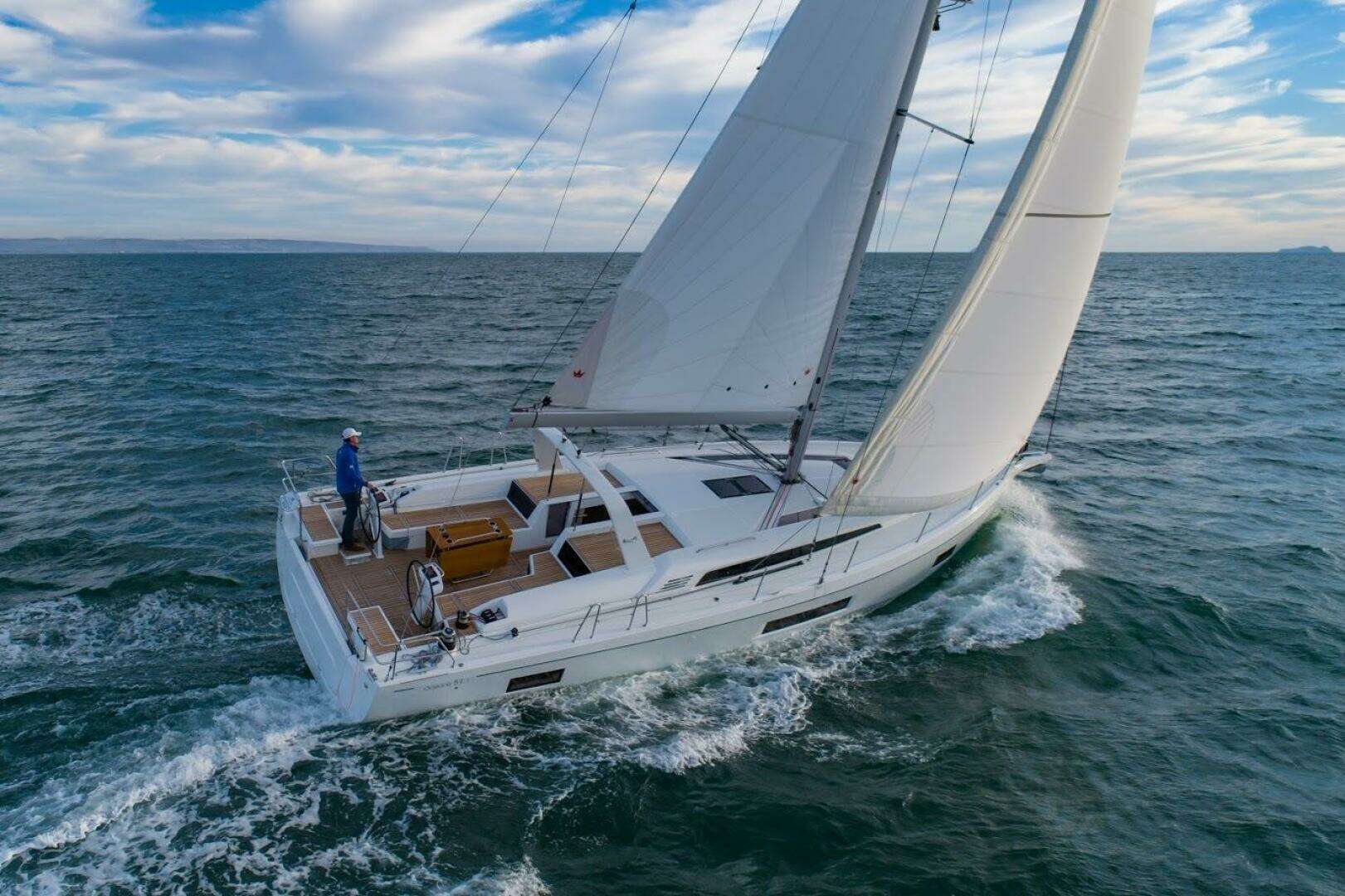 2026 51' Beneteau photo