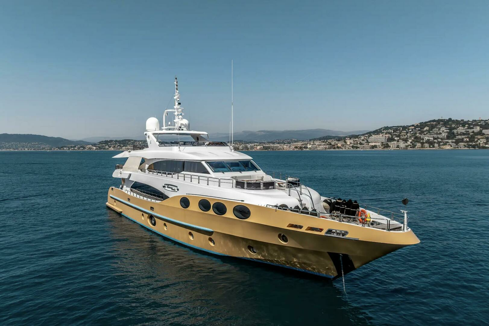 2012 124' Gulf Craft photo