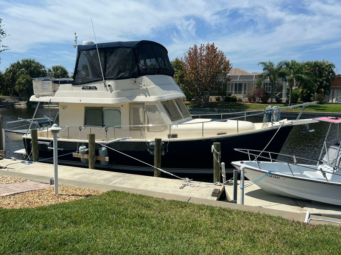 2005 35' Mainship photo