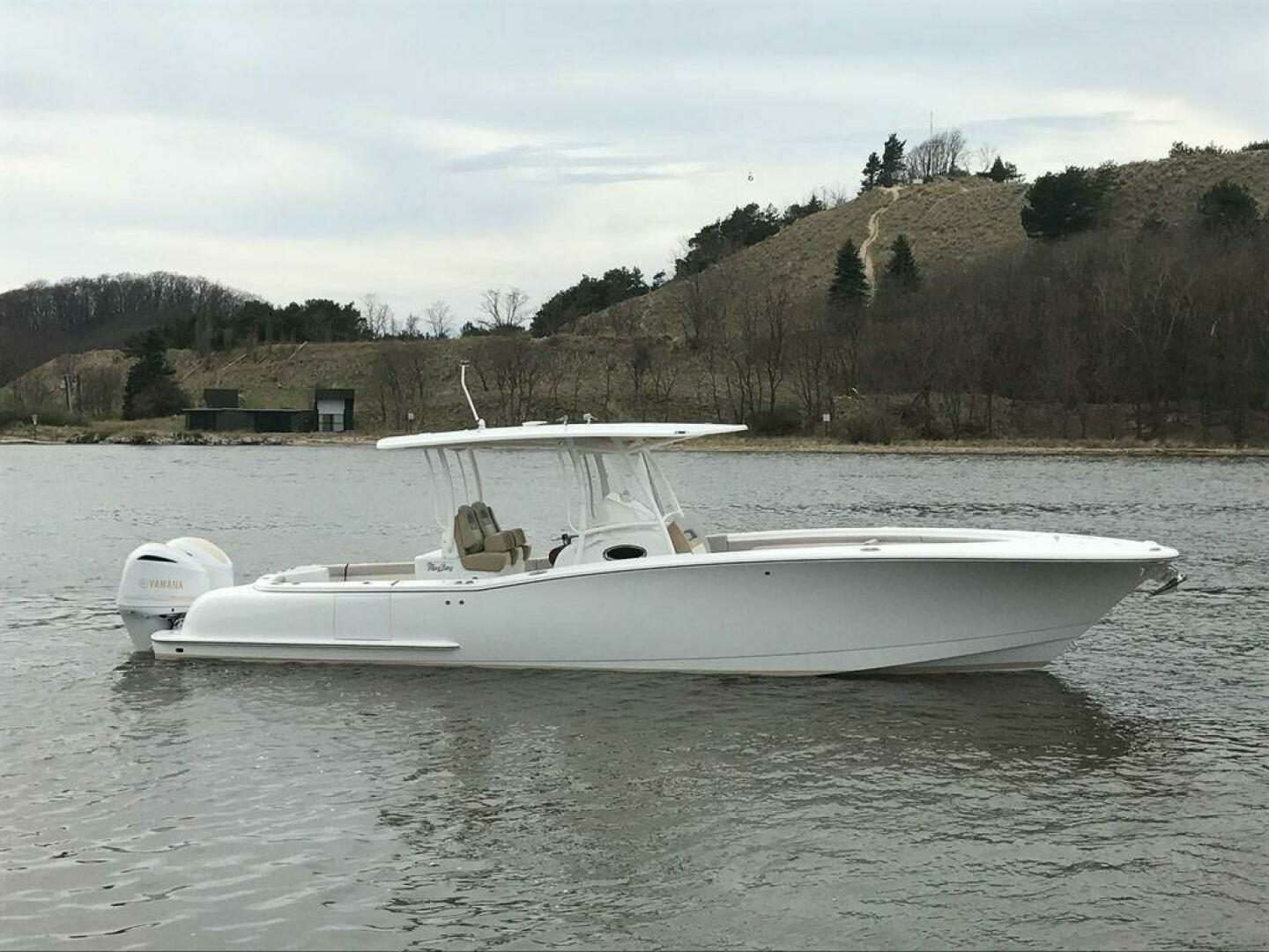 2026 33' Mag Bay photo