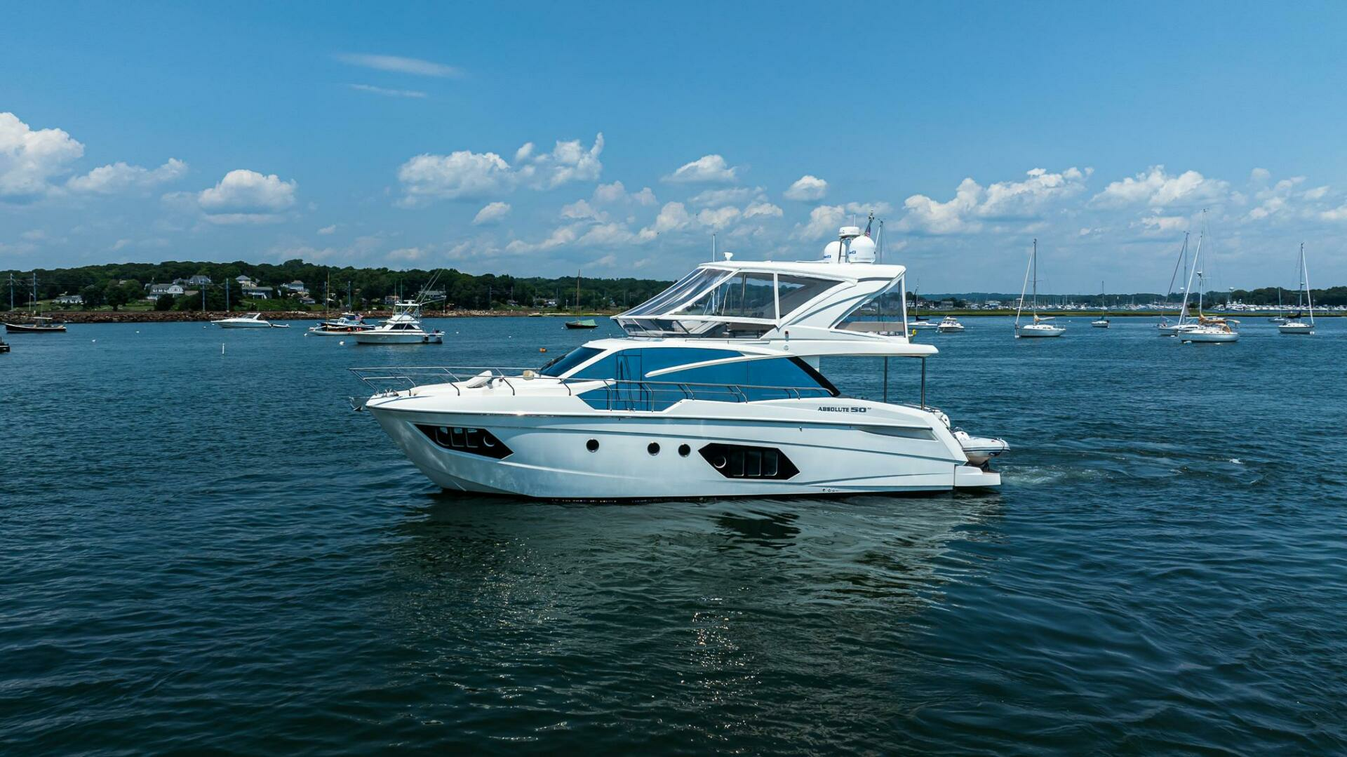 2017 50' Absolute photo