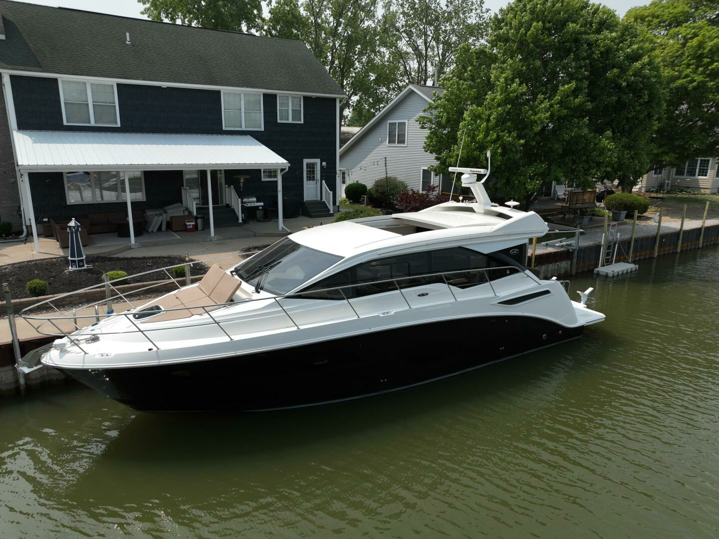 2017 46' Sea Ray photo