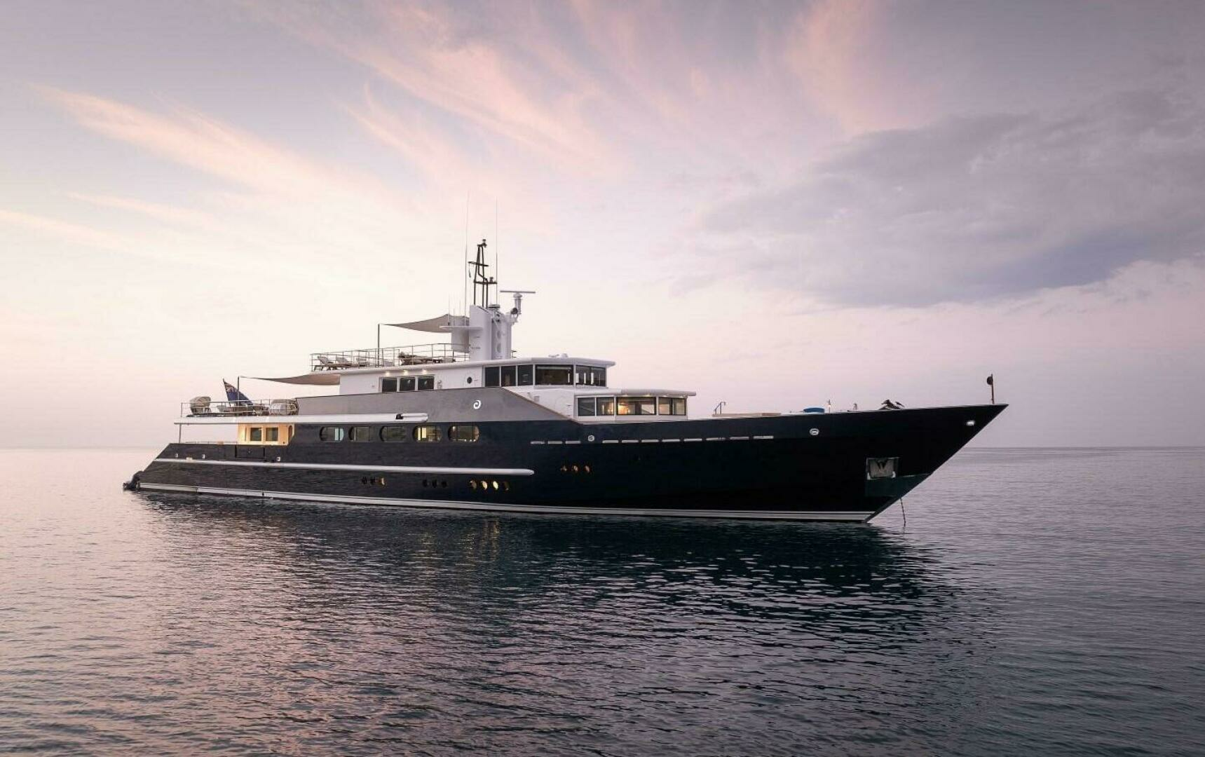 1983 163' Feadship photo