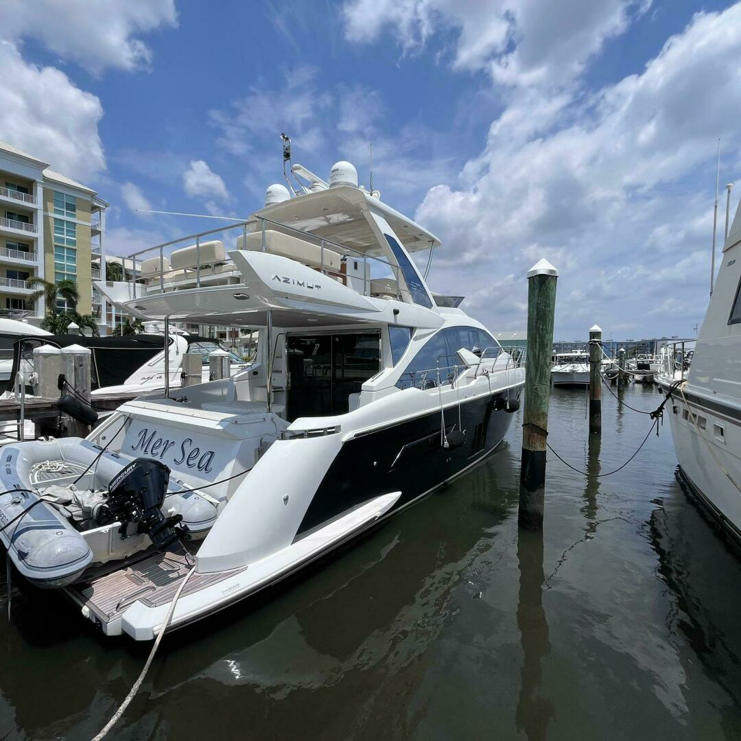 2015 50' Azimut photo
