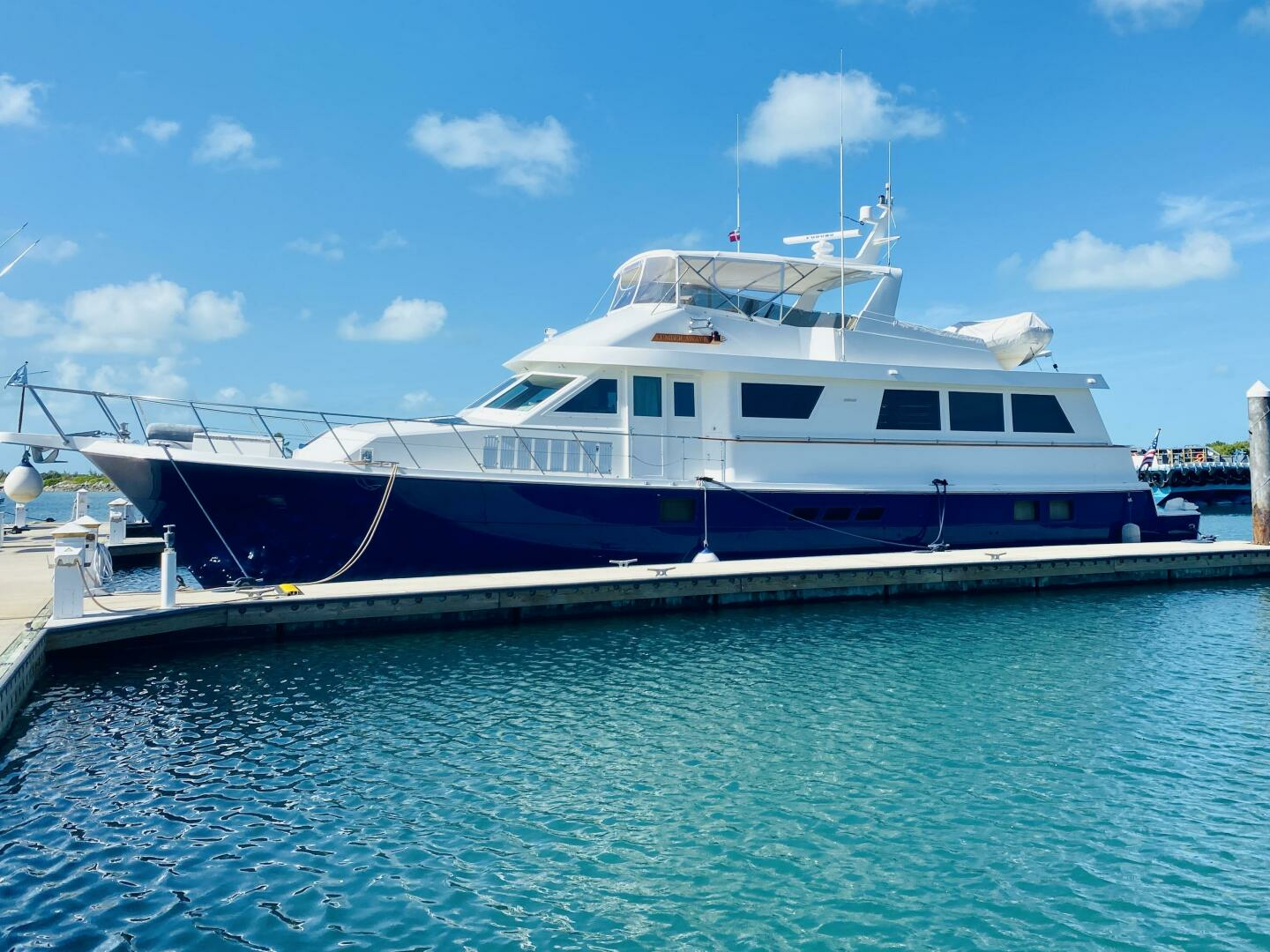 1994 70' Hatteras photo