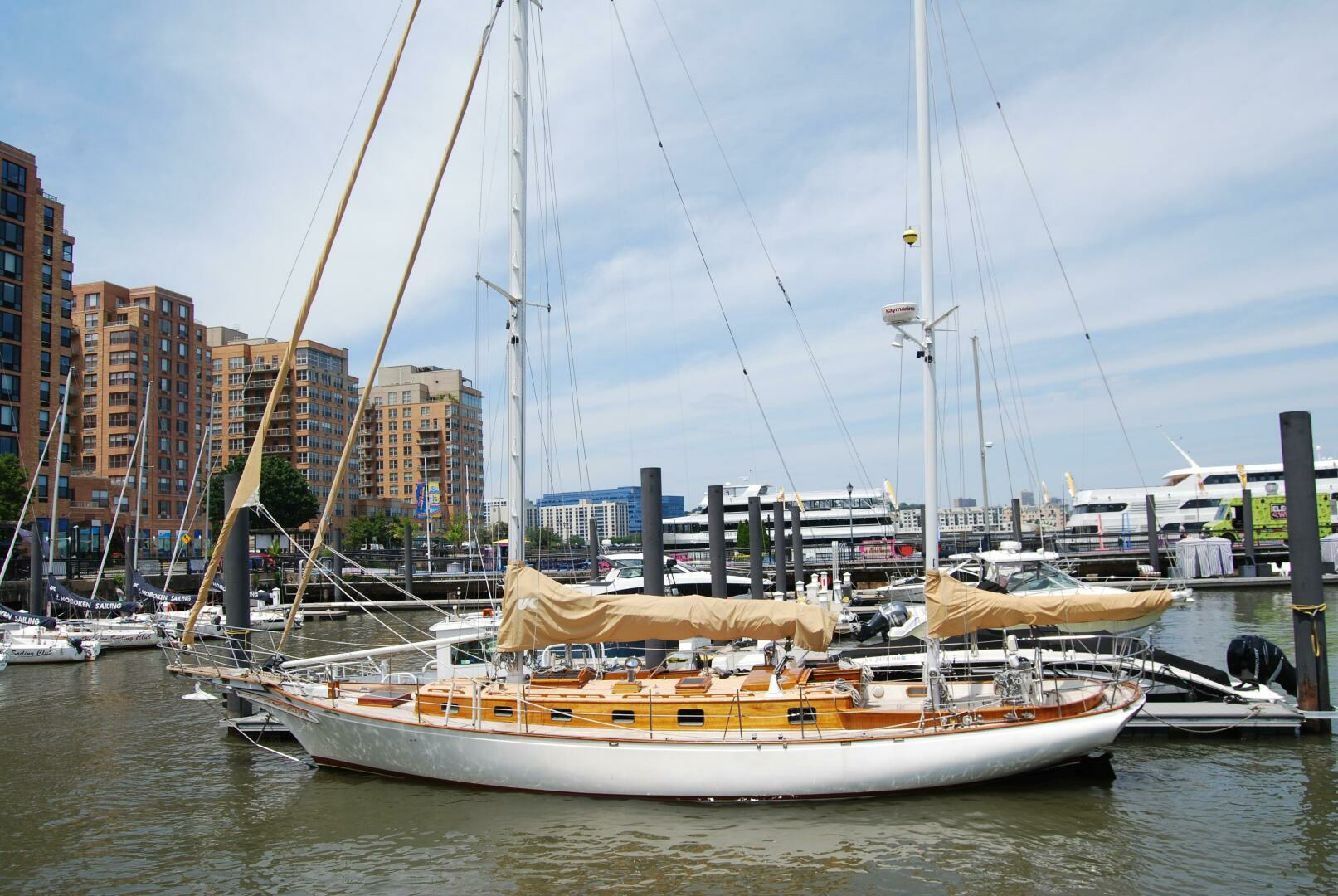 1983 44' Cherubini photo