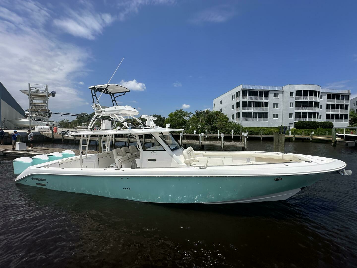 2017 43' Everglades photo