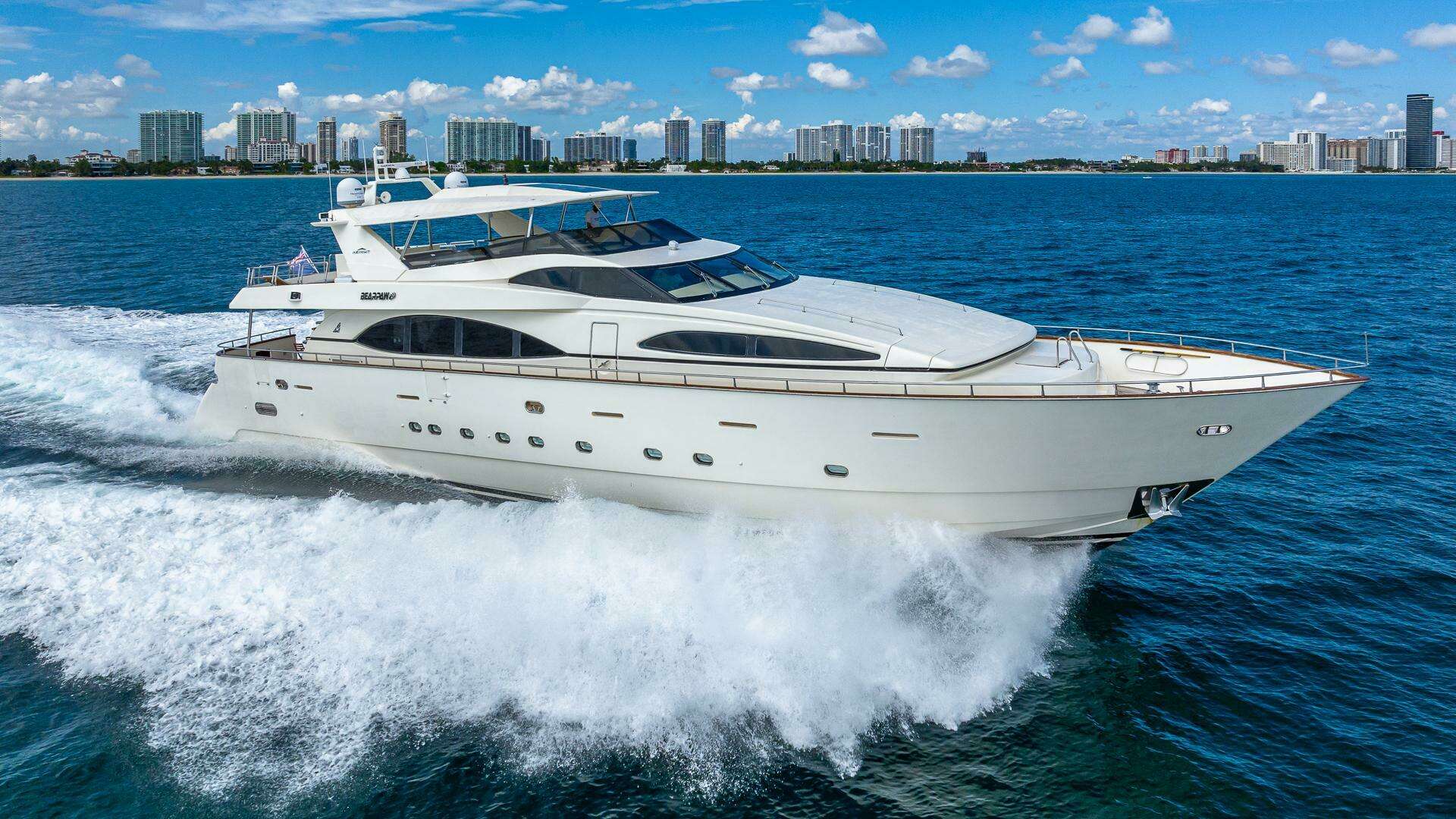 2000 100' Azimut photo