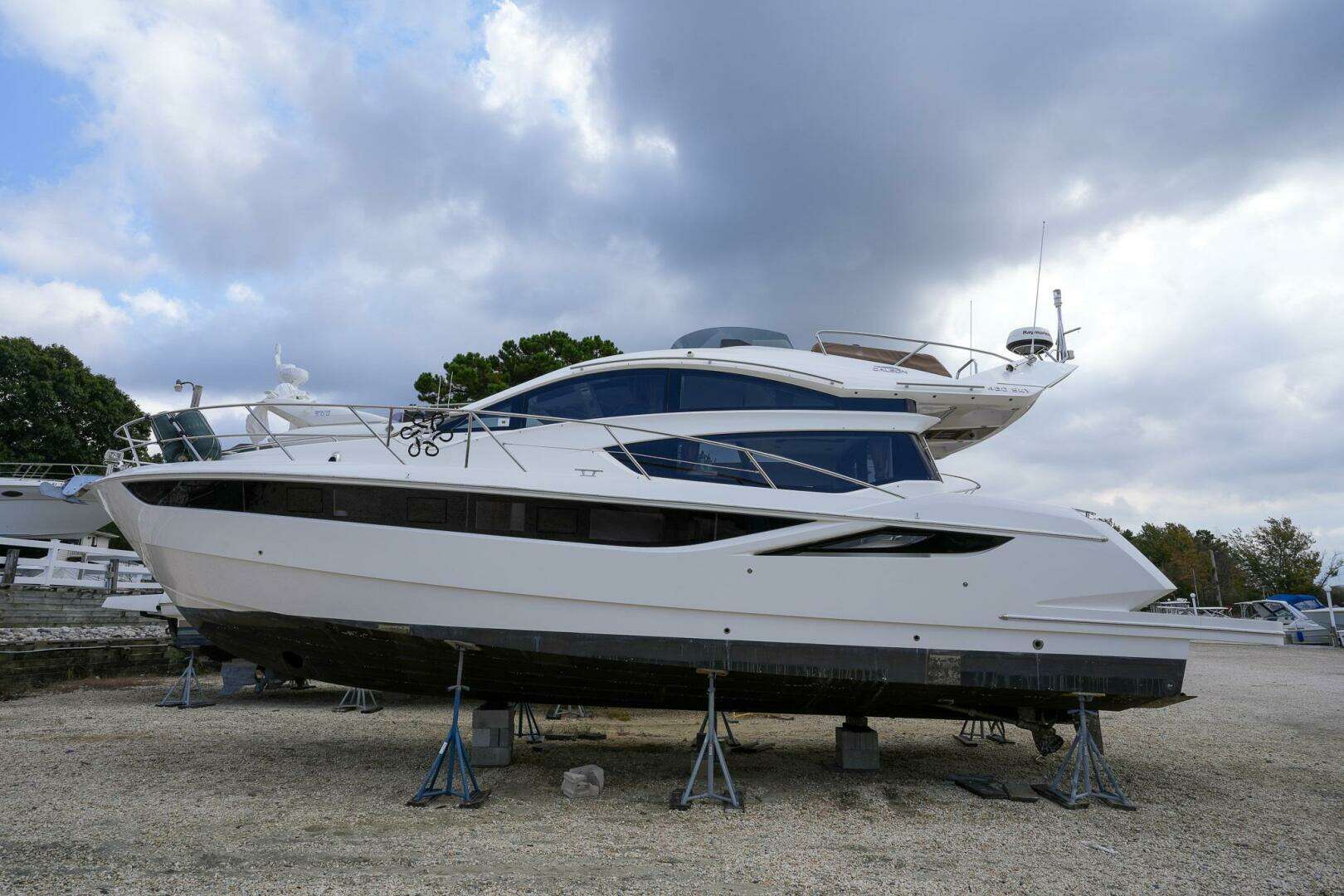 2017 43' Galeon photo