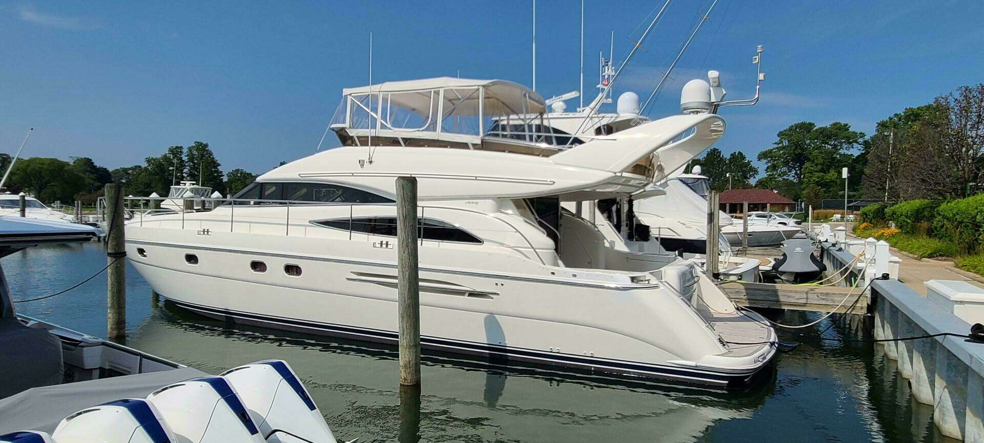 2006 61' Viking Sport Cruisers photo