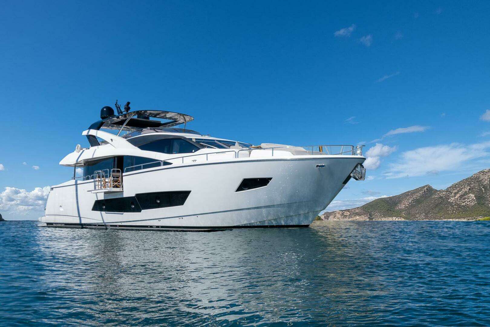 2020 86' Sunseeker photo