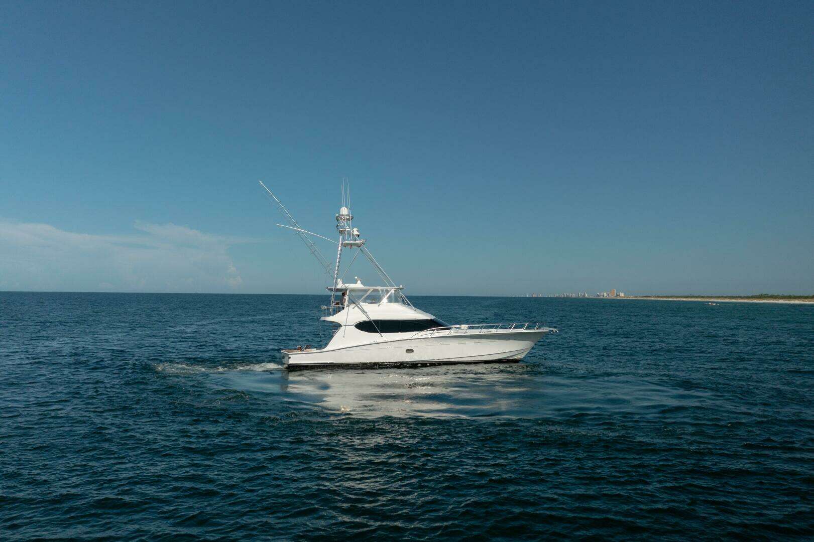 2005 68' Hatteras photo