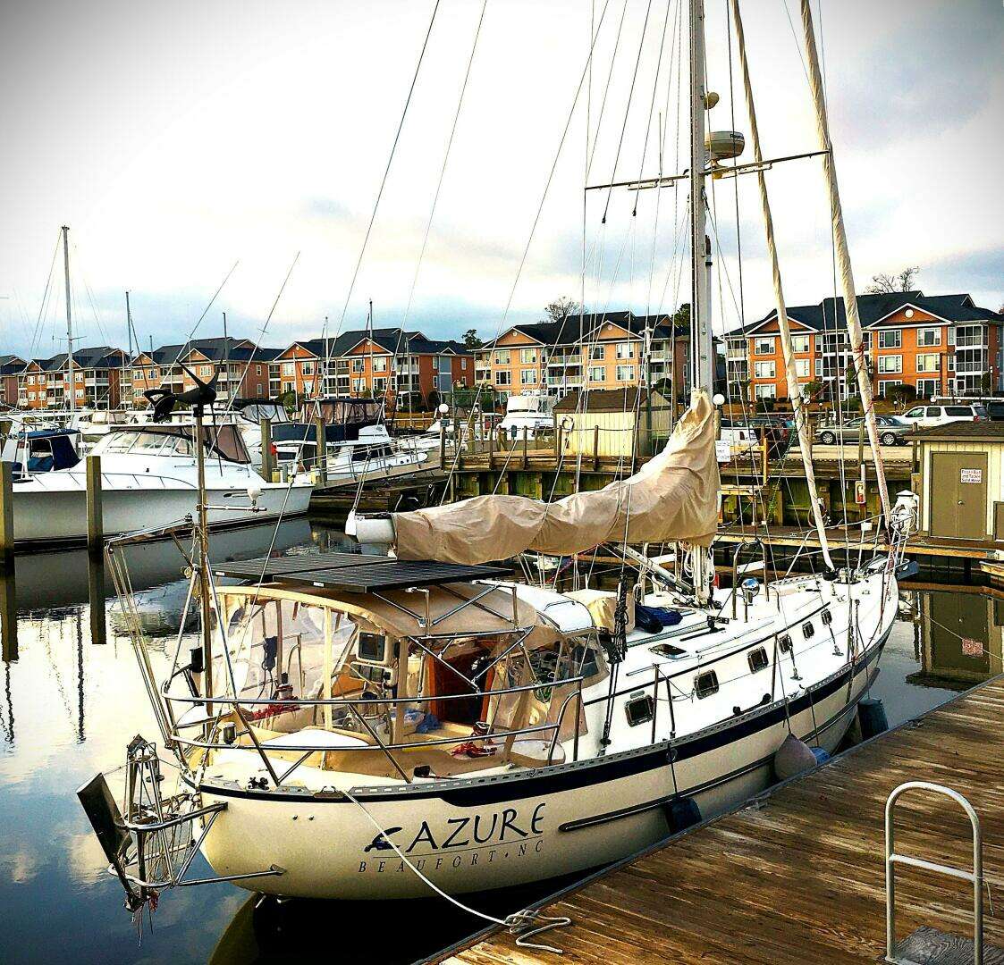 2005 40' Pacific Seacraft photo
