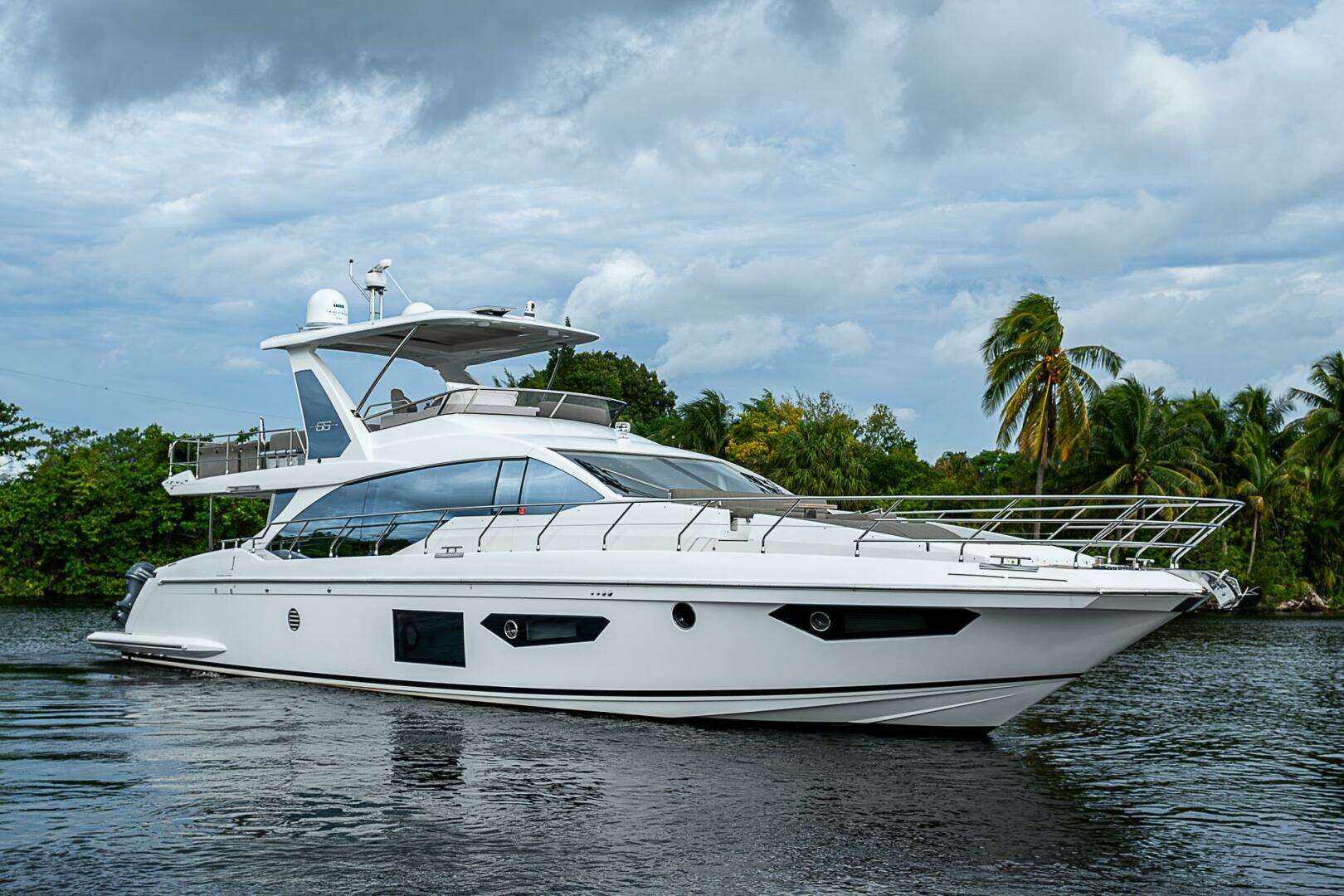 2020 66' Azimut photo