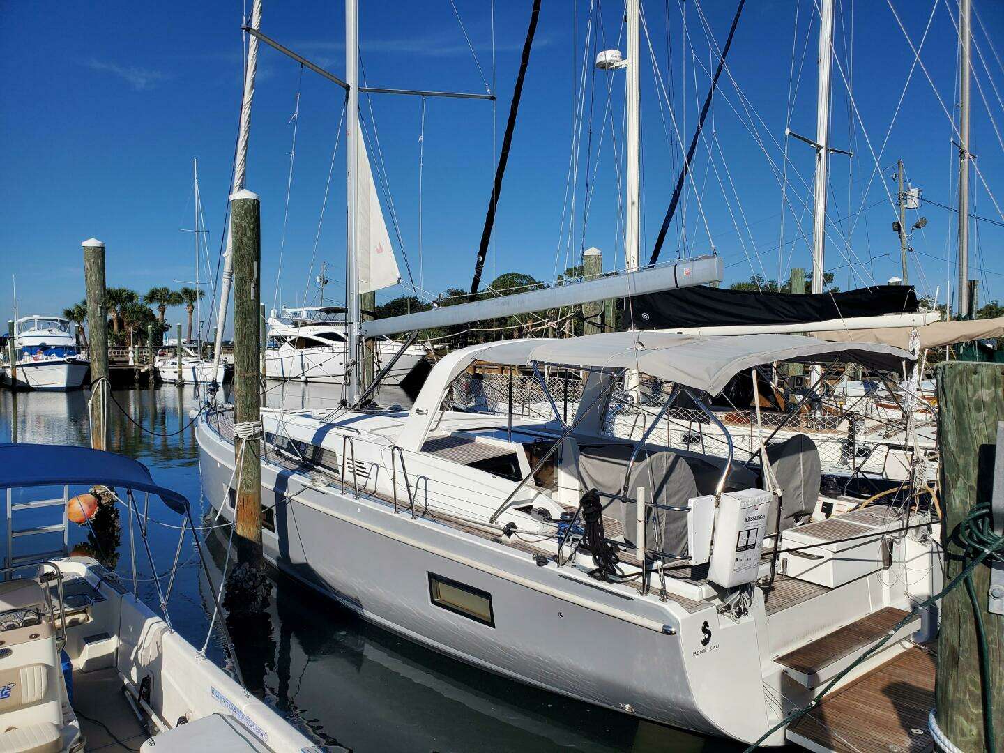 2019 46' Beneteau photo