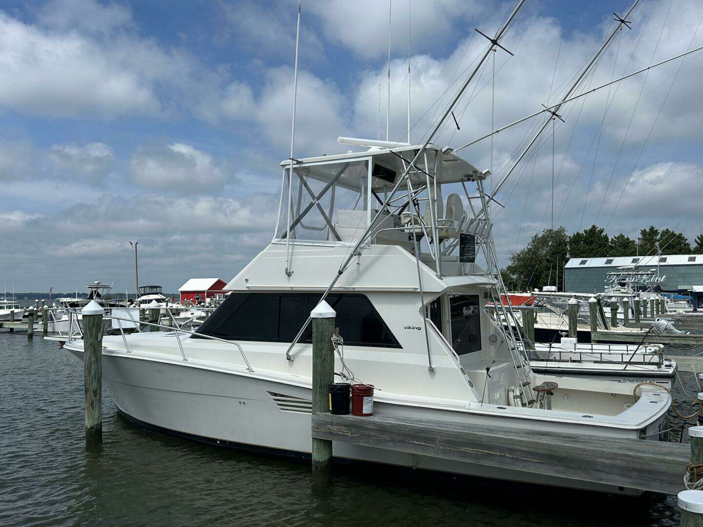 1990 38' Viking photo