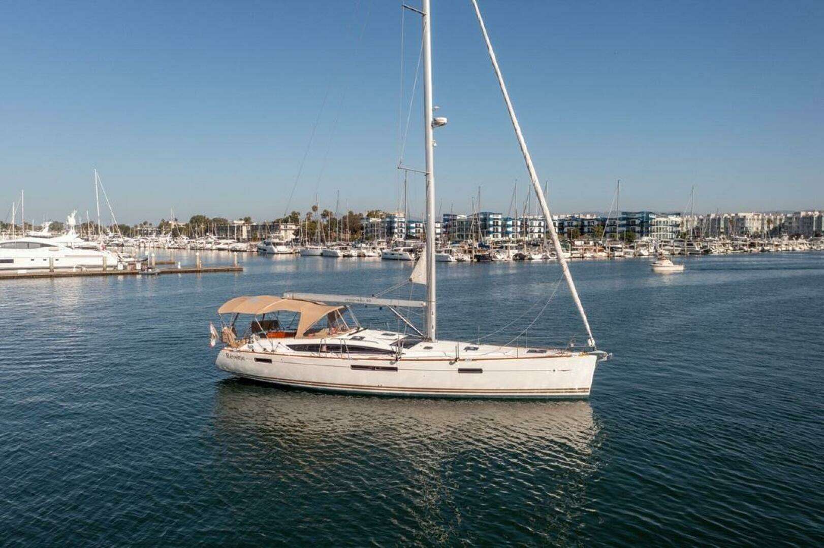 2015 53' Jeanneau photo