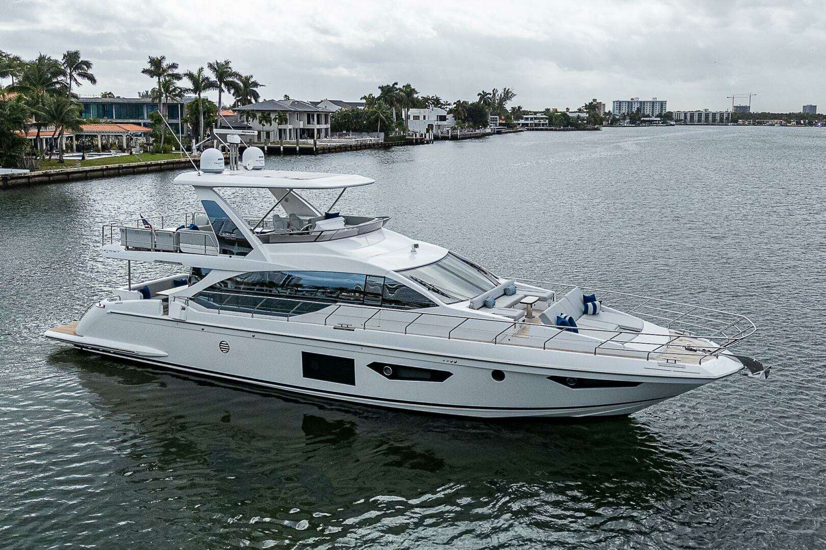 2020 66' Azimut photo