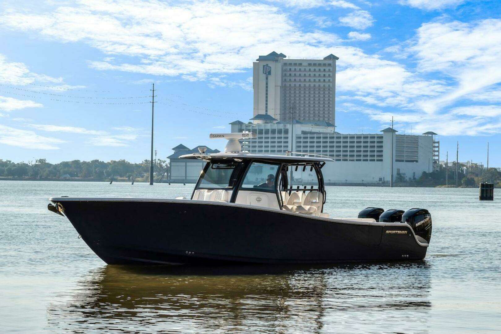 2022 35' Sportsman photo