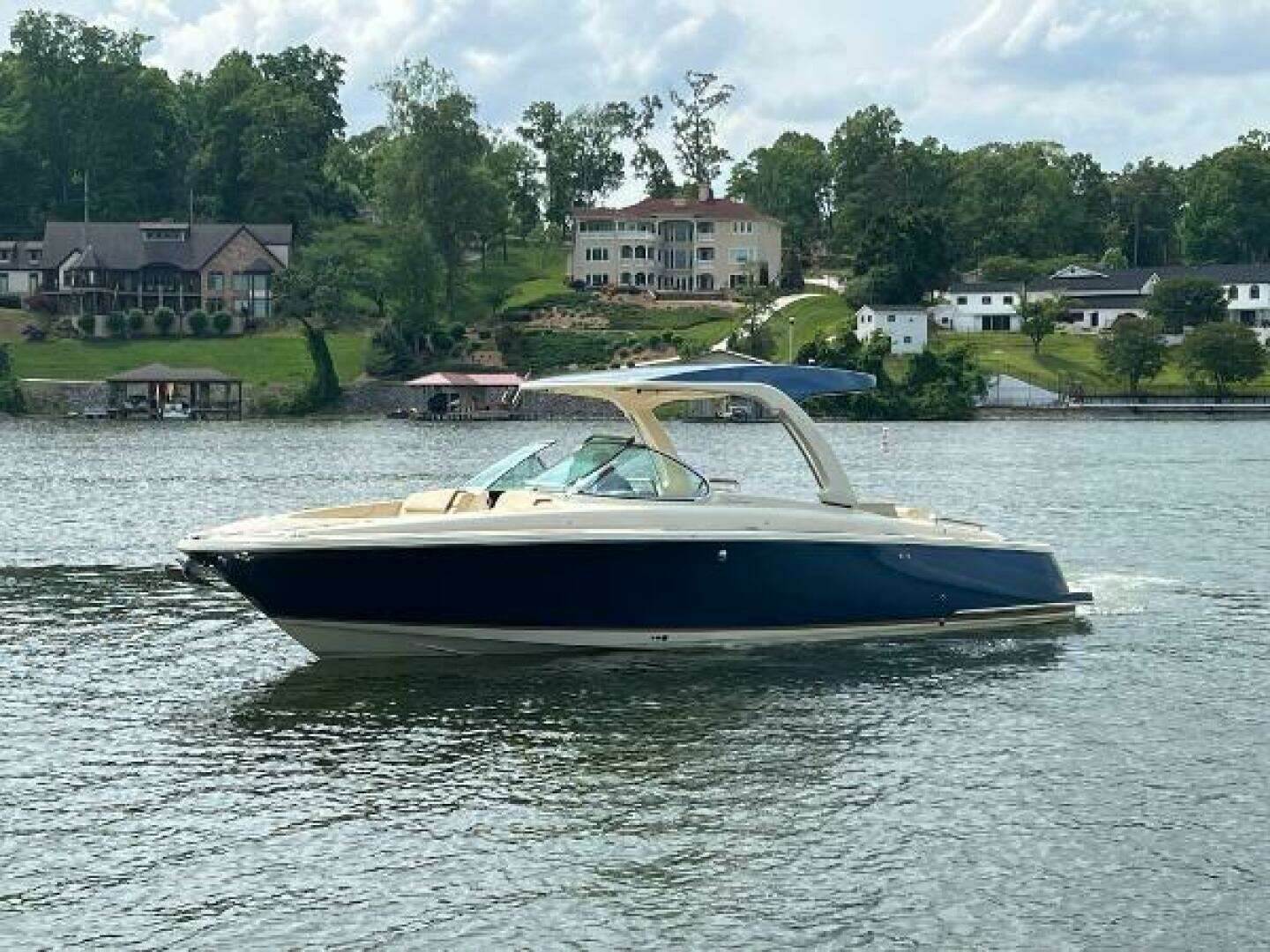 2020 31' Chris-Craft photo