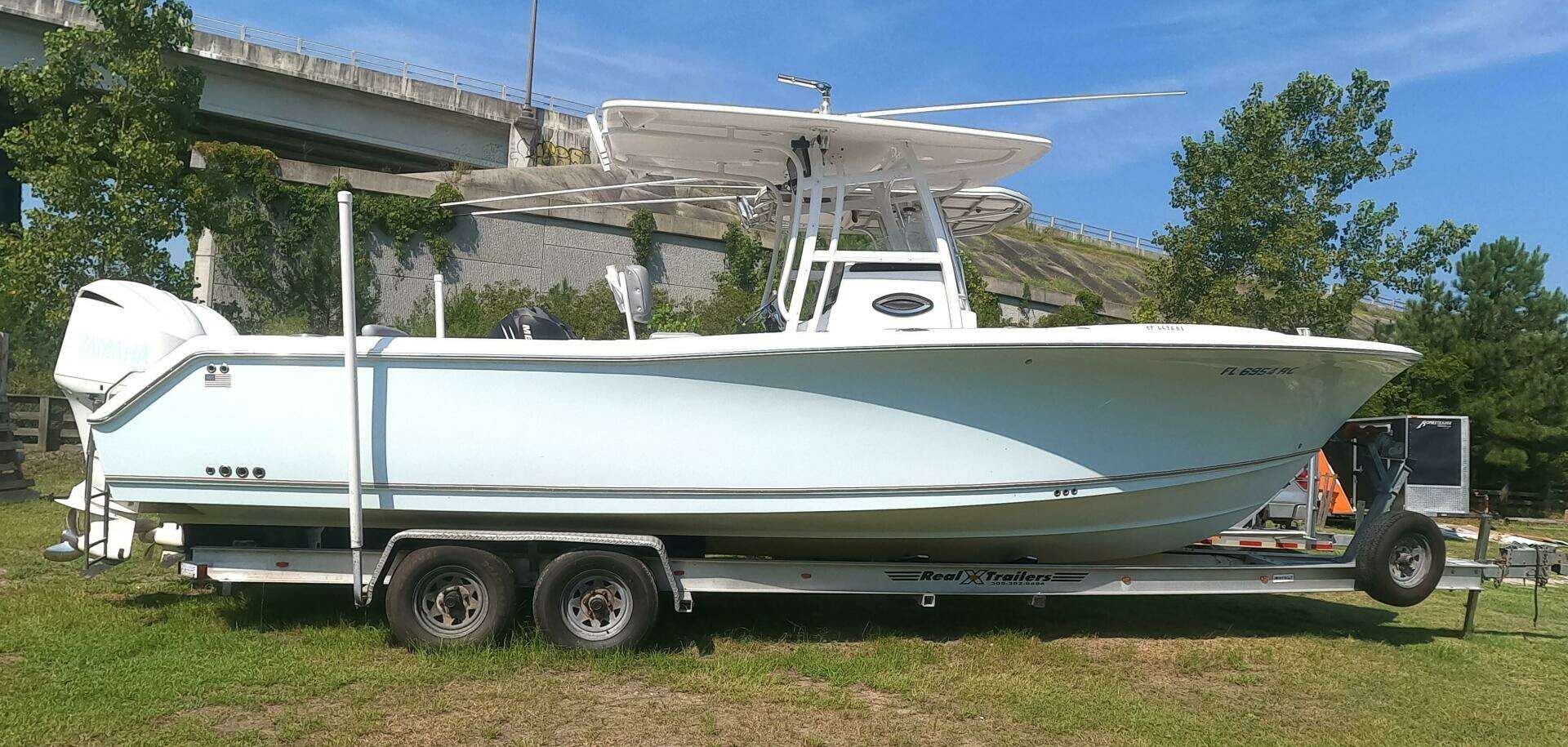 2011 29' Sea Hunt photo