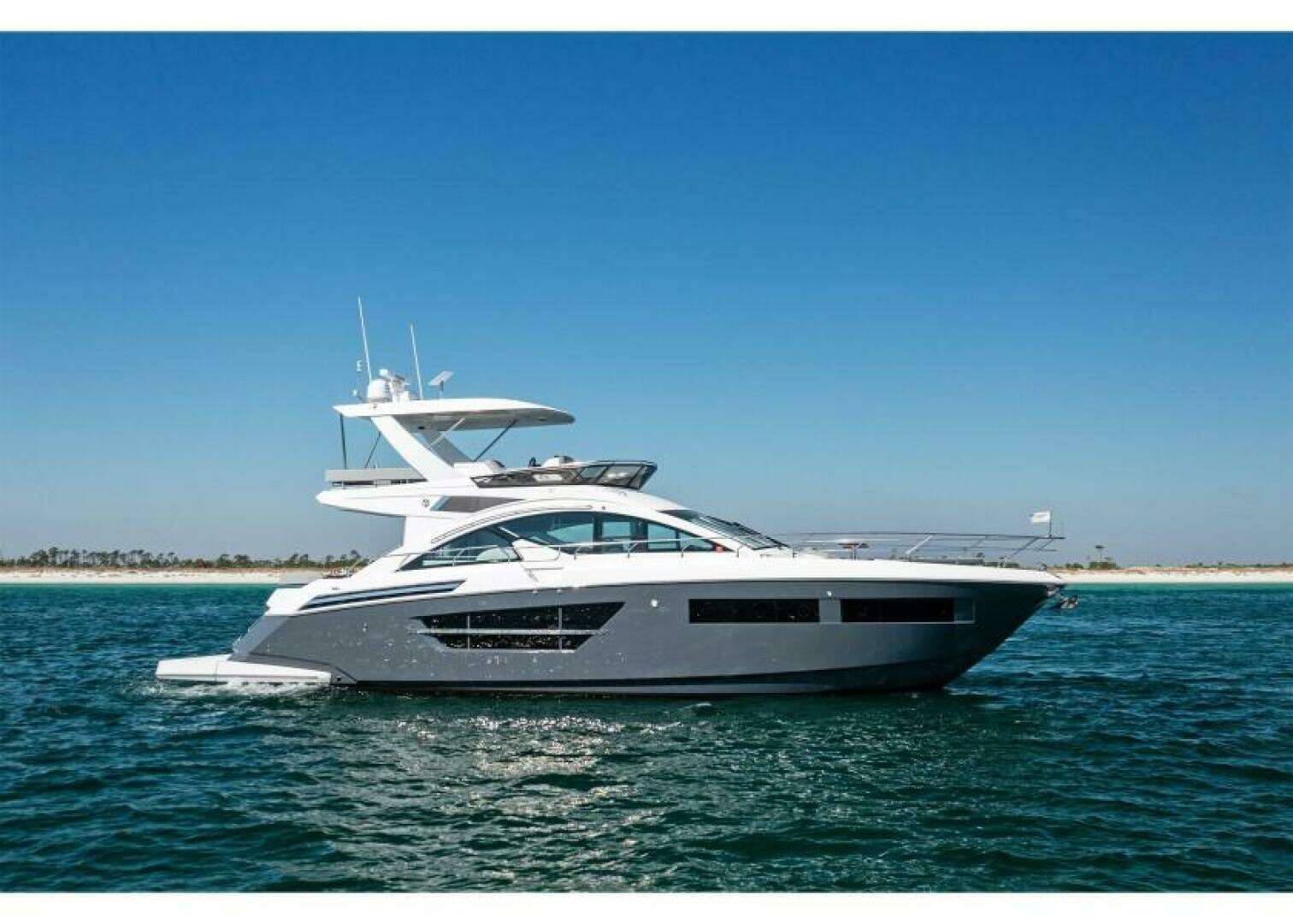 2023 60' Cruisers Yachts photo