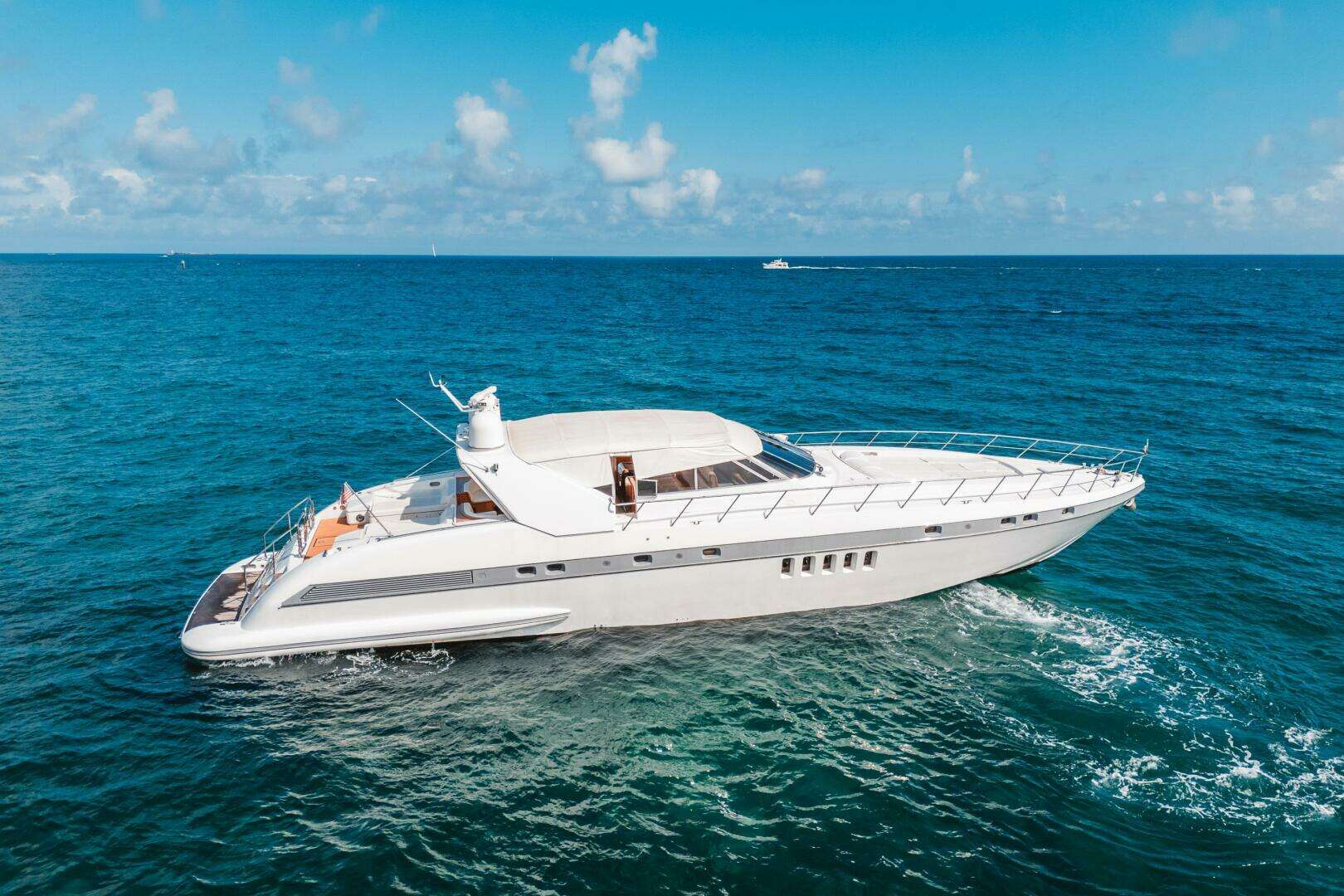 2001 80' Mangusta photo