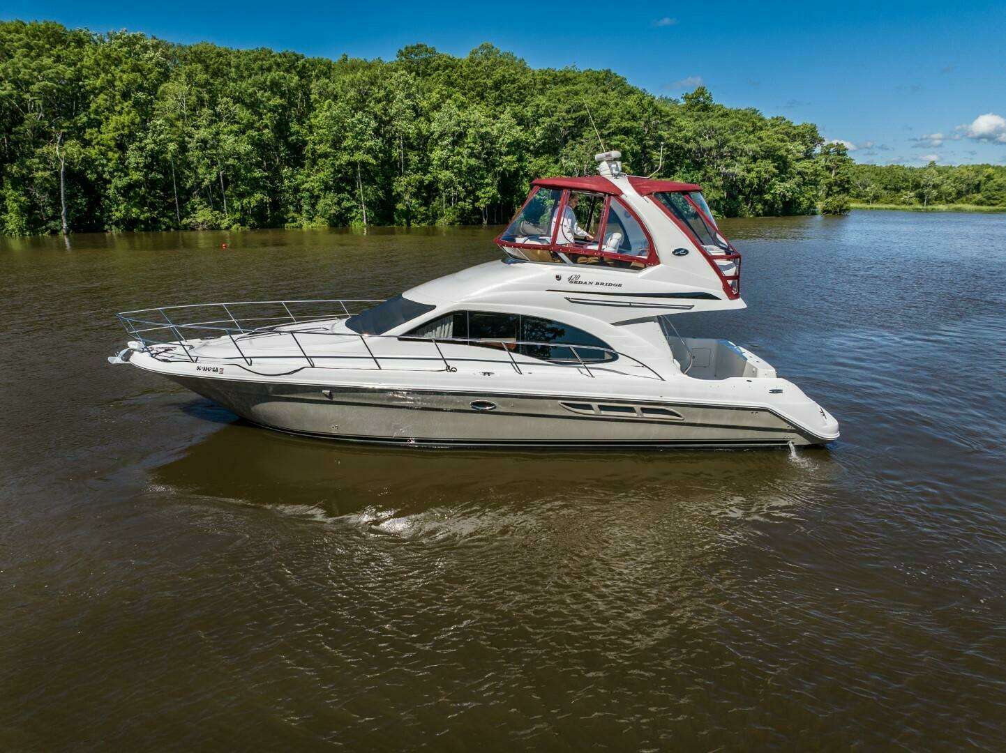2005 42' Sea Ray photo