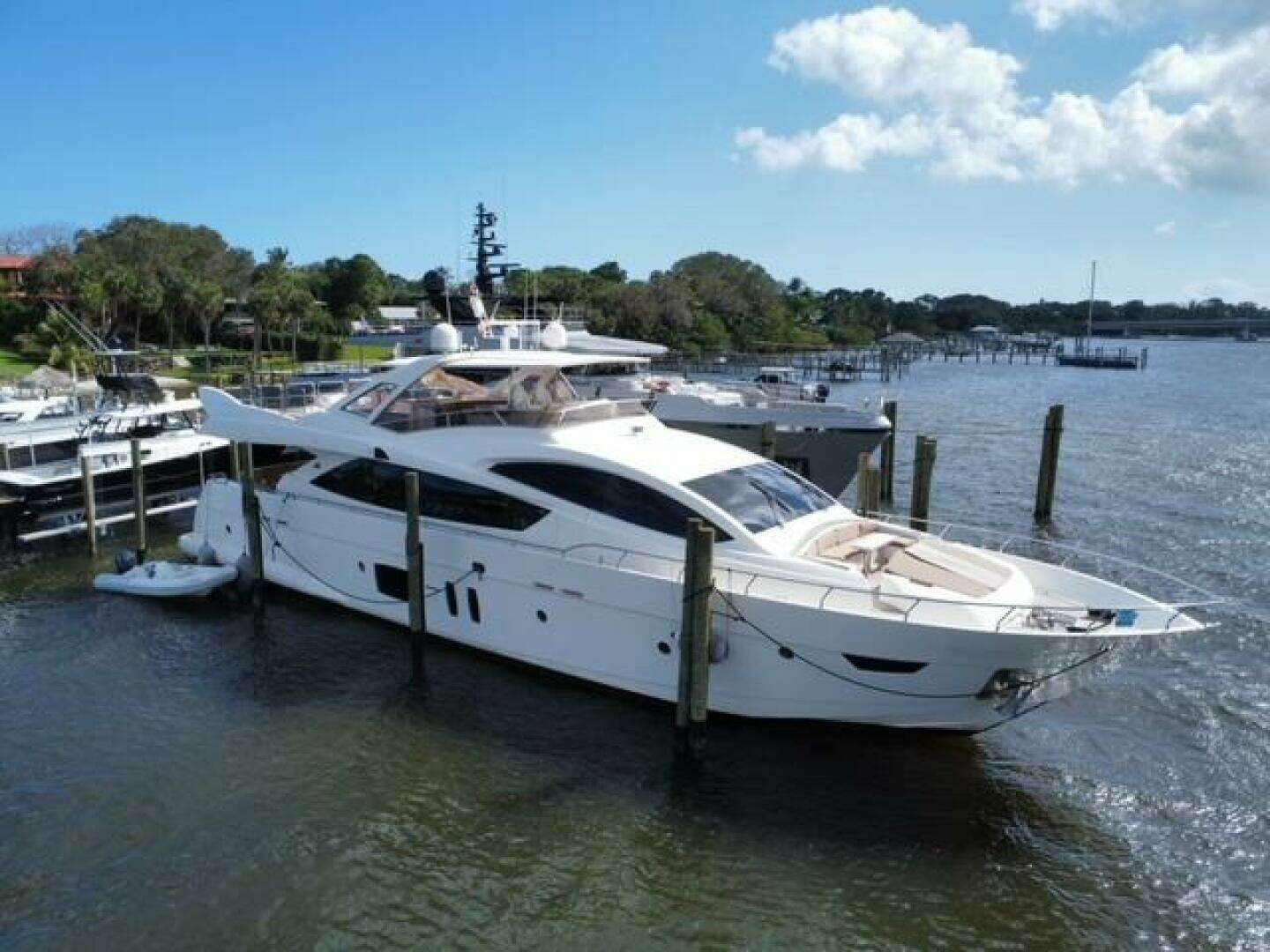 2009 92' Astondoa photo