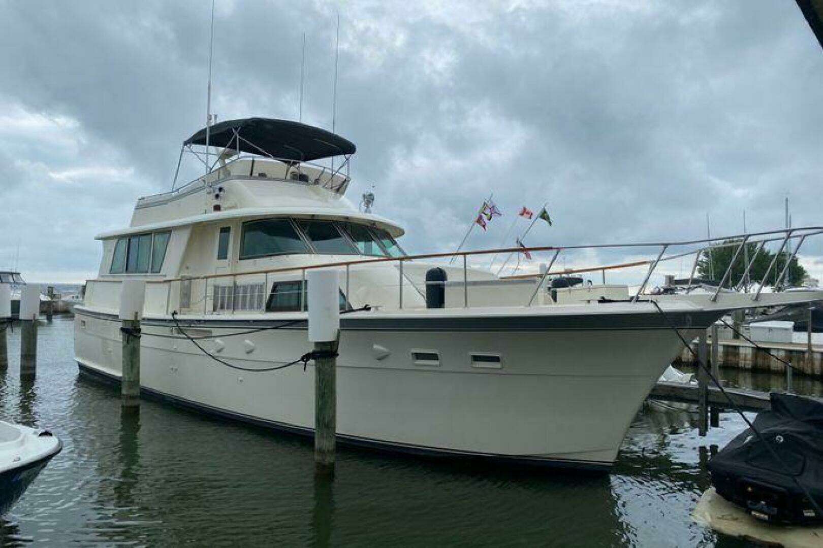 1983 53' Hatteras photo