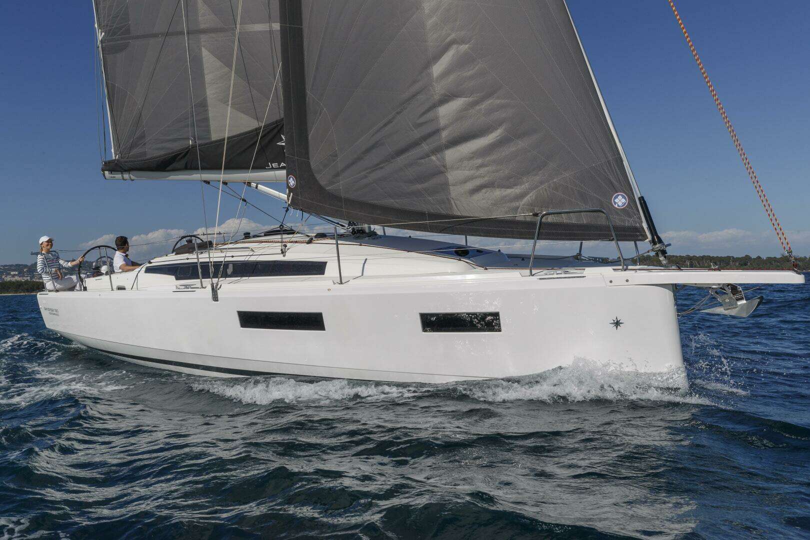 2024 35' Jeanneau photo