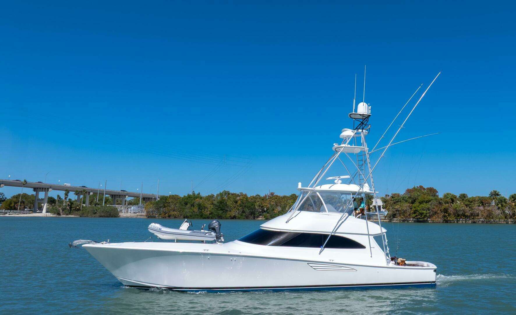 2019 62' Viking photo