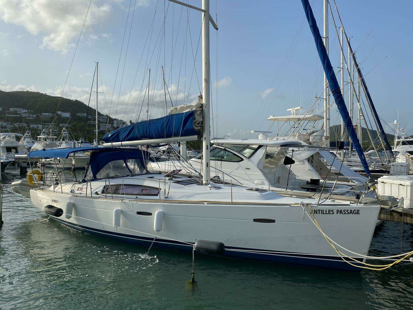 2010 43' Beneteau photo