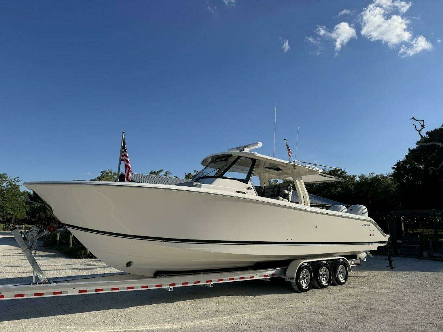 2024 35' Pursuit photo