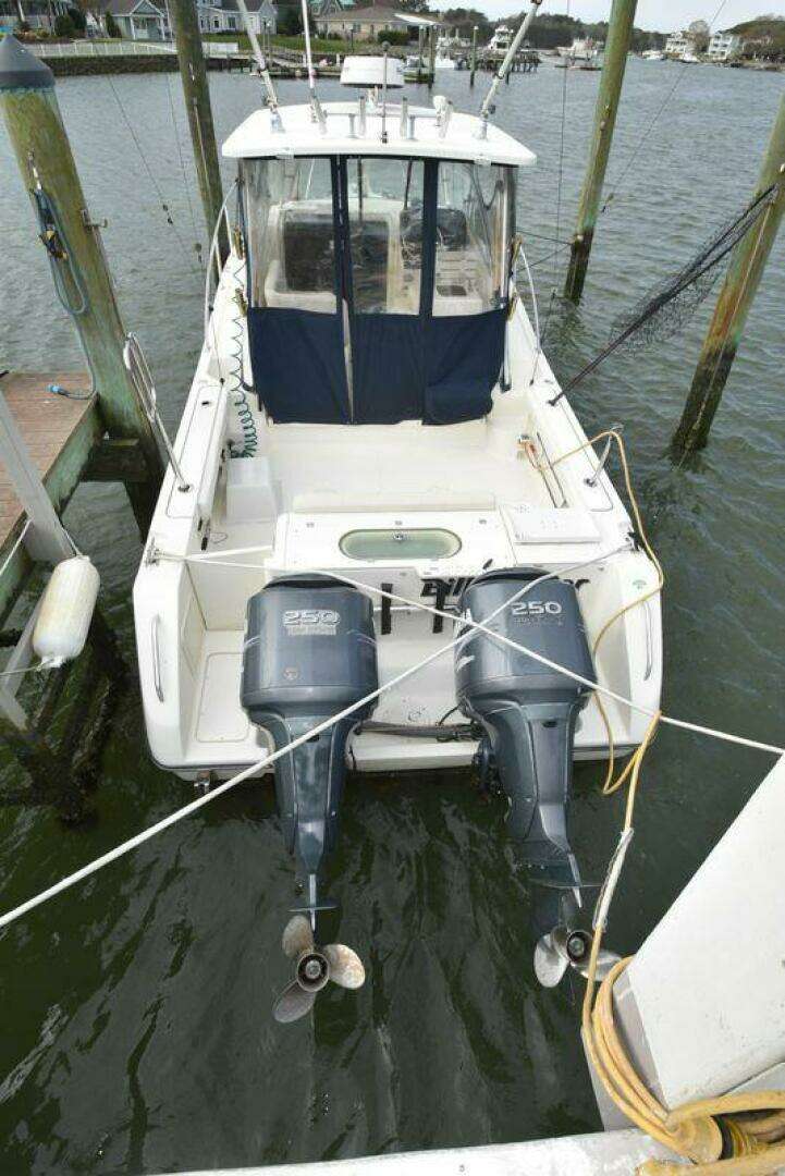 2005 30' Pursuit photo
