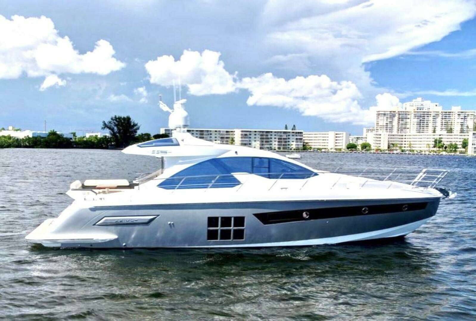 2013 55' Azimut photo