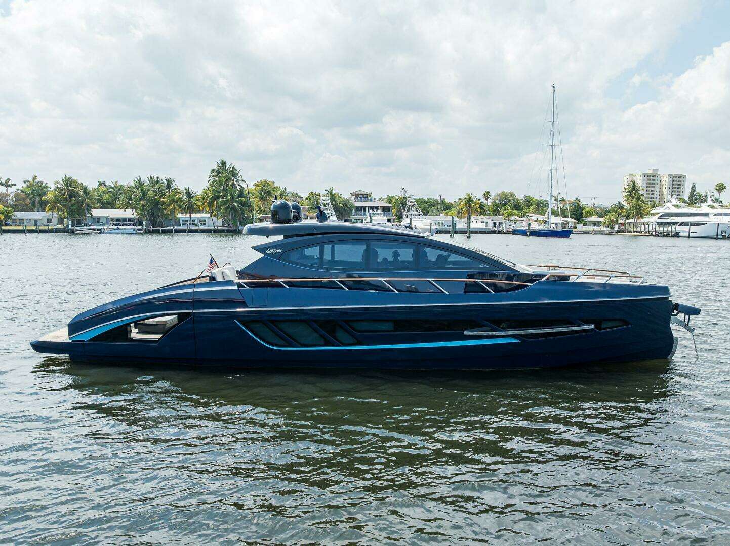 2023 67' Lazzara Yachts photo