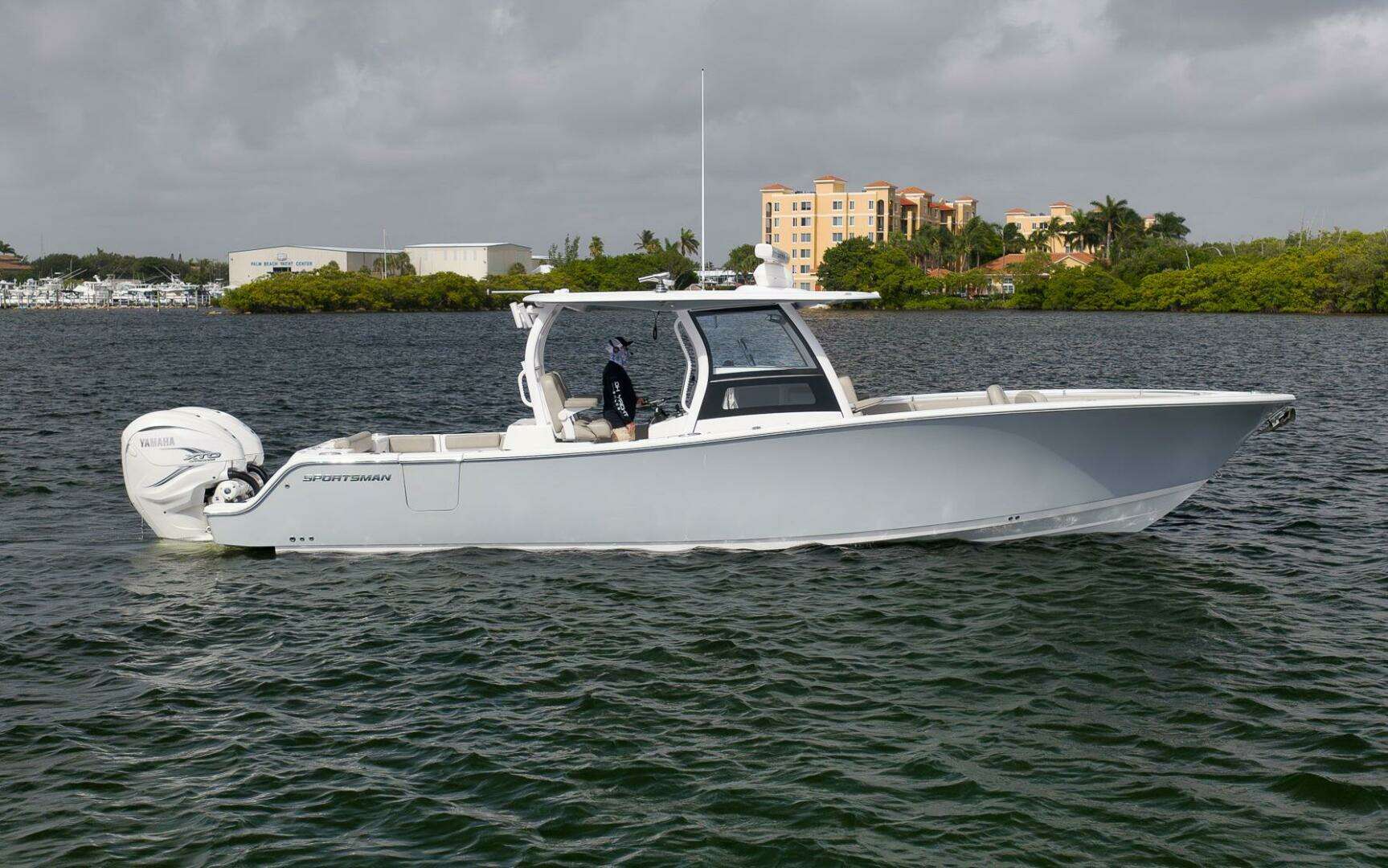 2022 35' Sportsman photo
