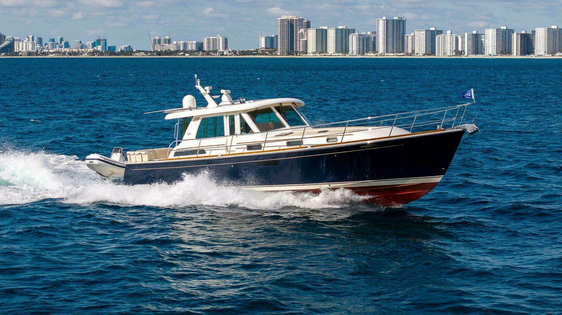 2015 48' Sabre photo