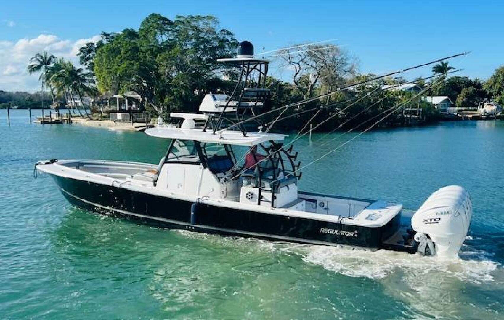 2024 47' Regulator photo