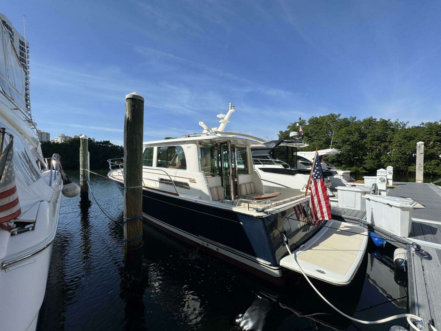 2019 42' Sabre photo