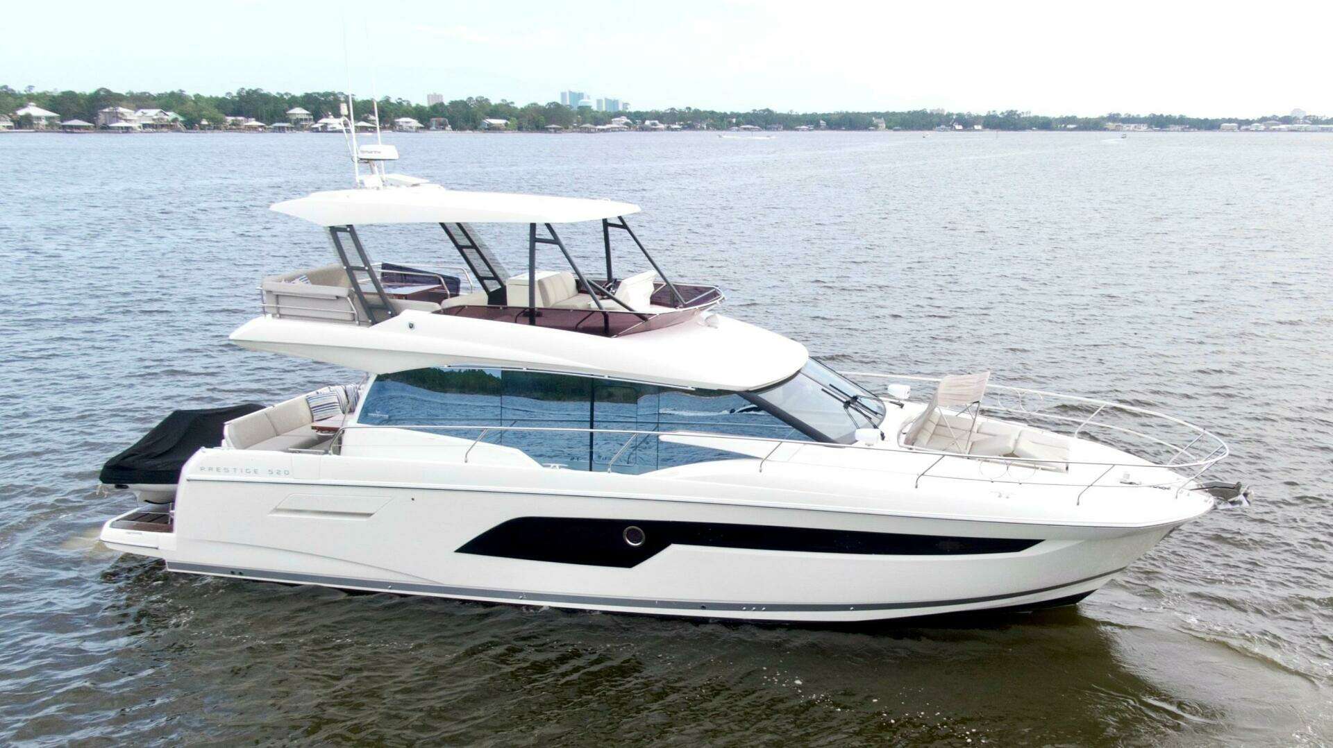 2019 52' Prestige photo