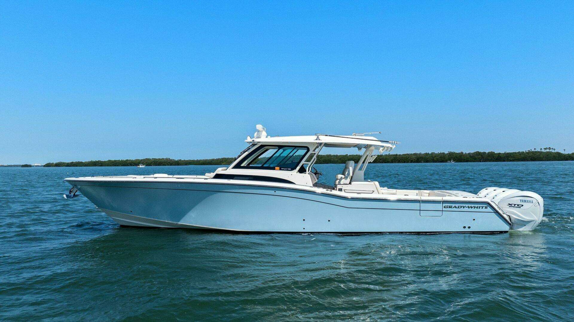 2023 45' Grady-White photo