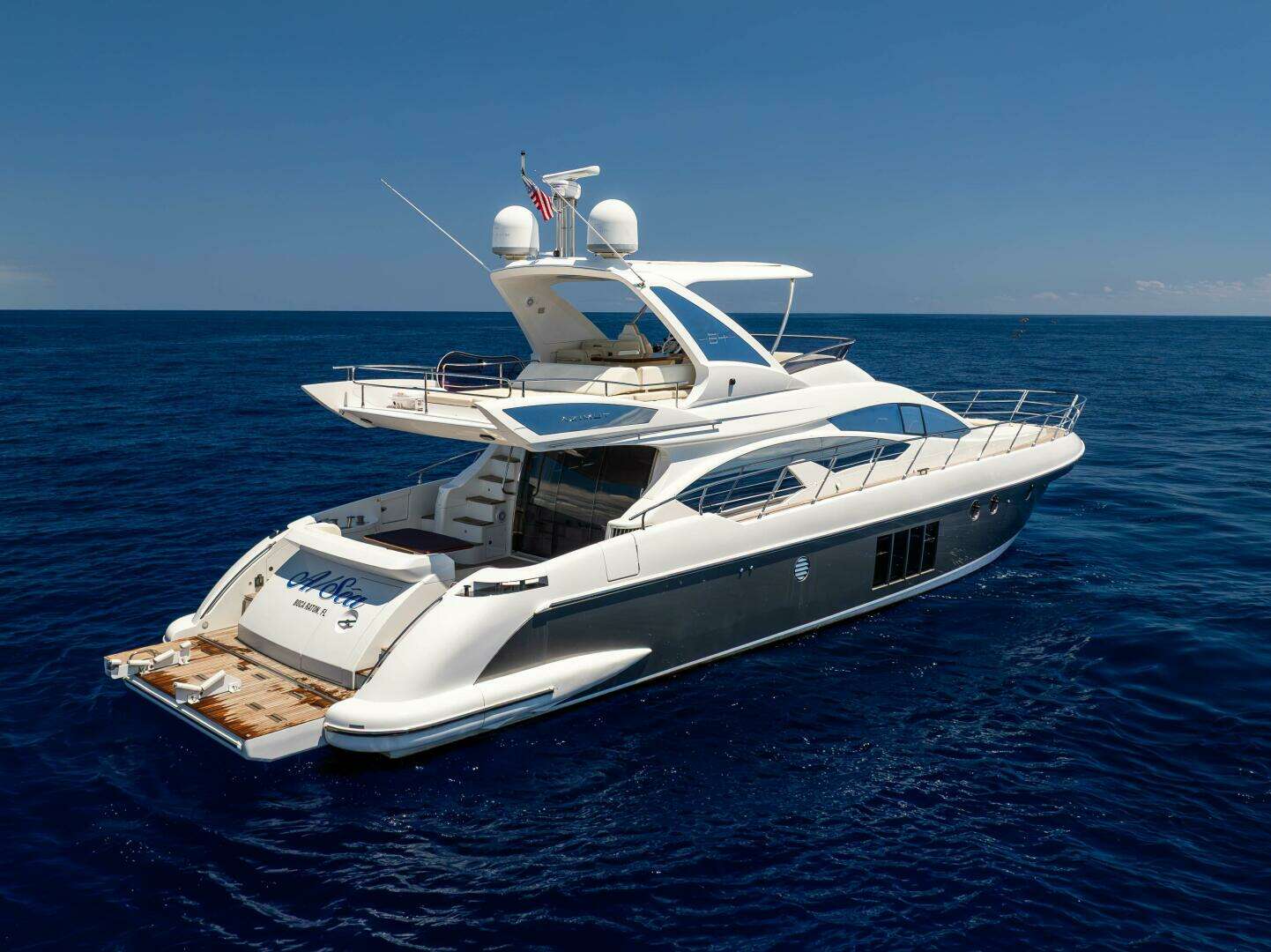 2015 64' Azimut photo
