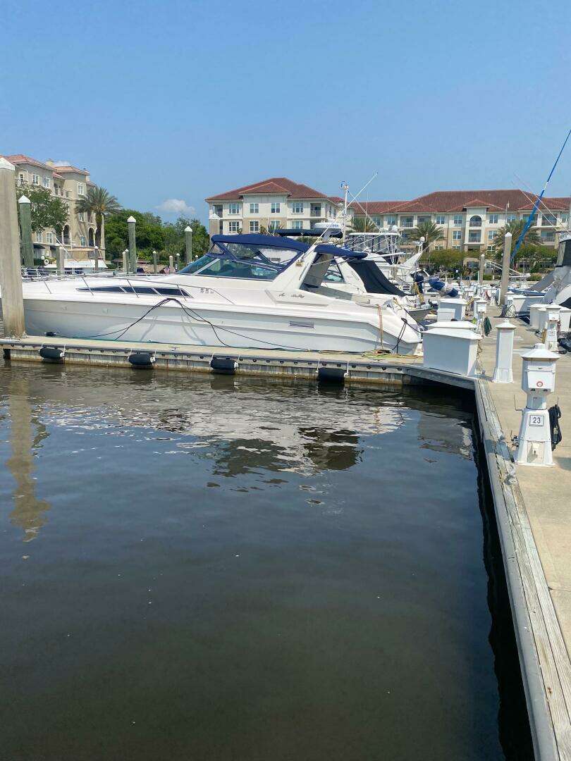 1993 44' Sea Ray photo