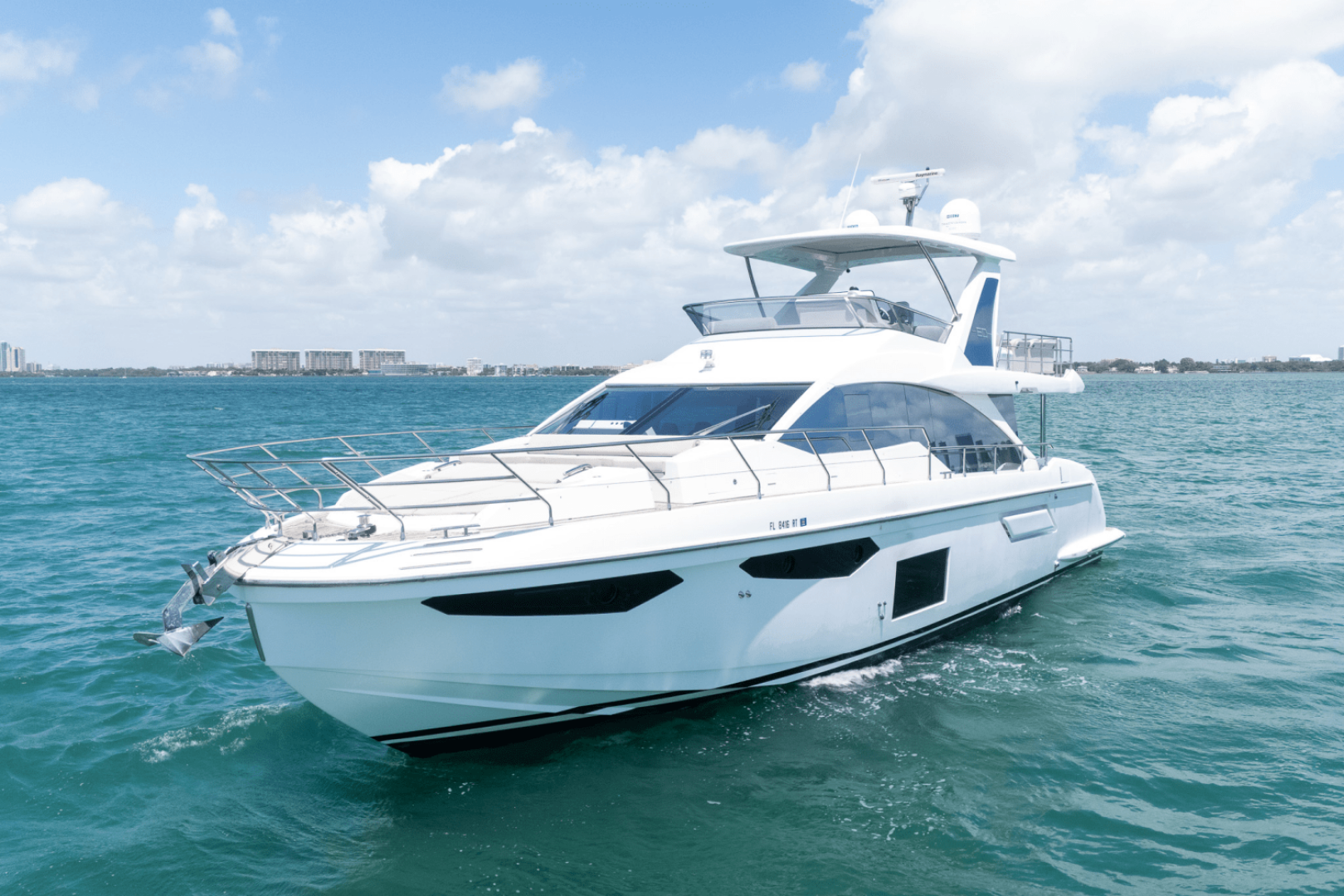 2019 60' Azimut photo