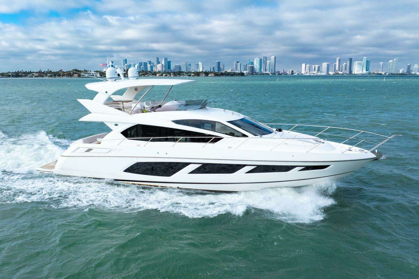 2016 69' Sunseeker photo