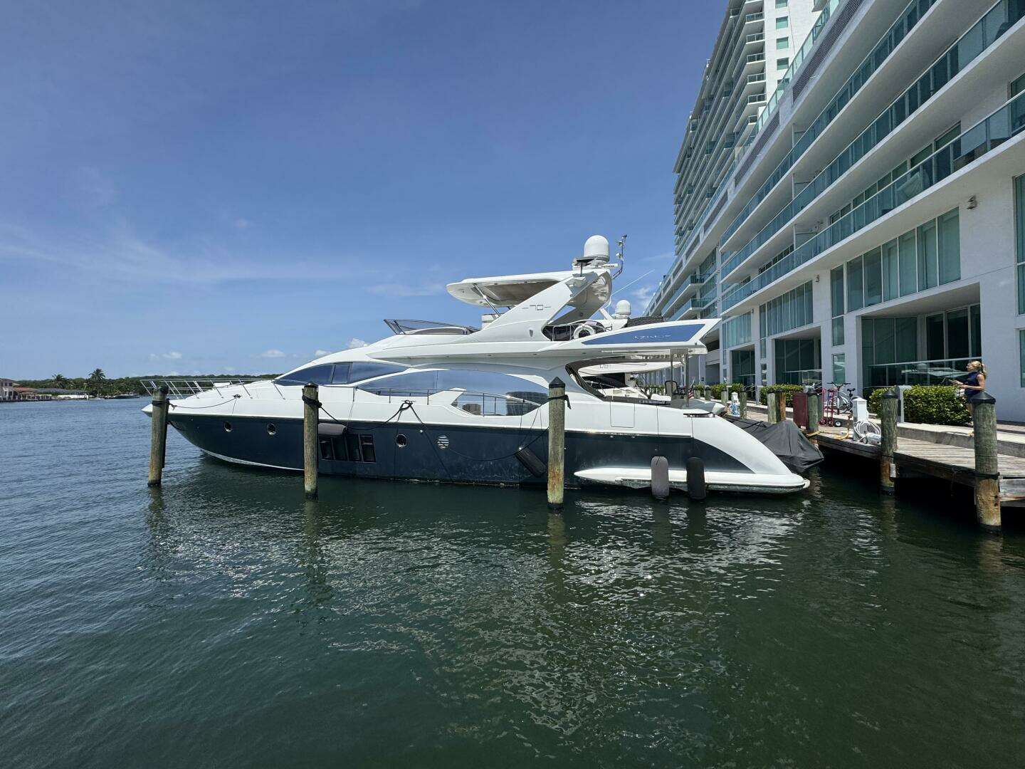 2014 70' Azimut photo