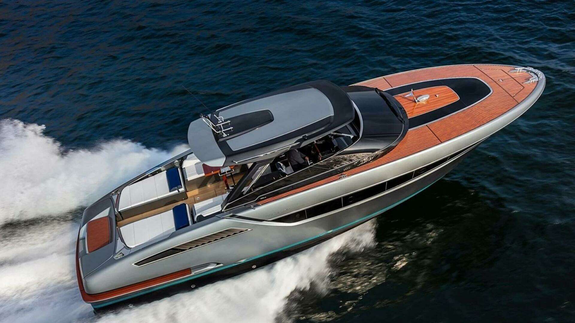 2023 48' Riva photo