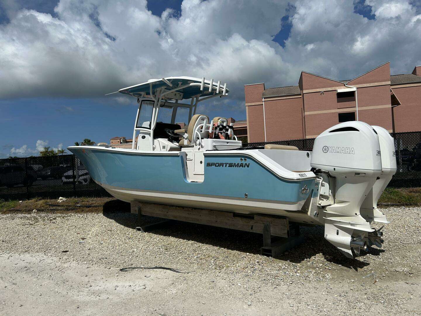 2018 28' Sportsman photo